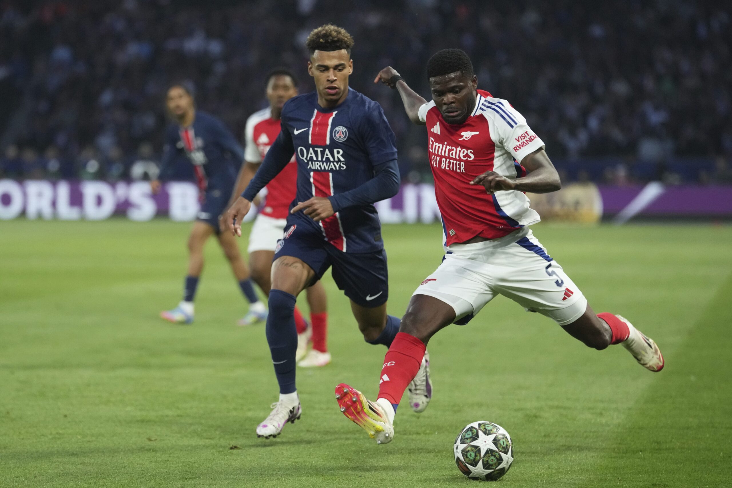 L’ex-footballeur d’Arsenal Thomas Partey libéré sous caution après avoir nié les accusations de viol et d’agression sexuelle