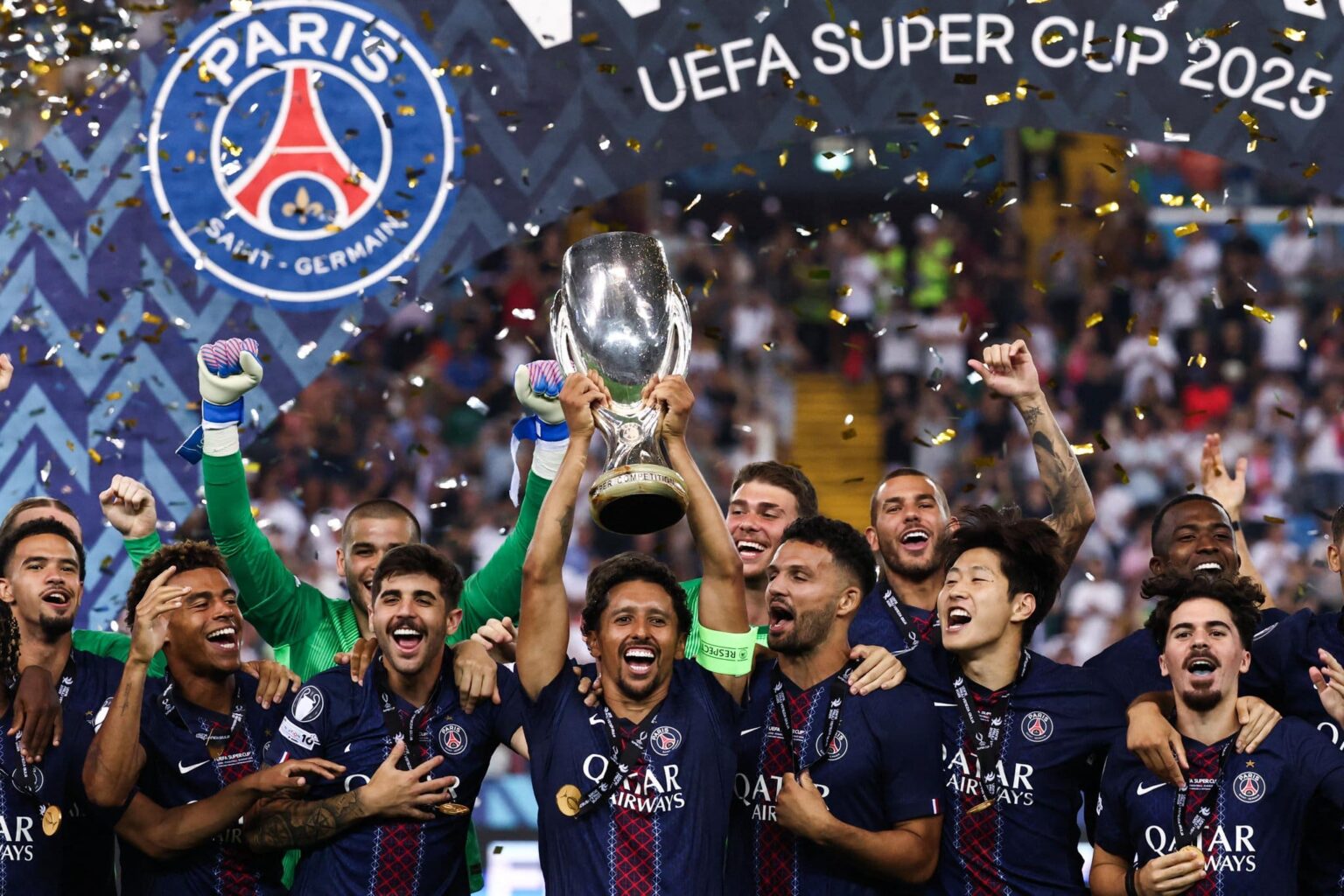 Le PSG premier club français à soulever la Supercoupe d’Europe