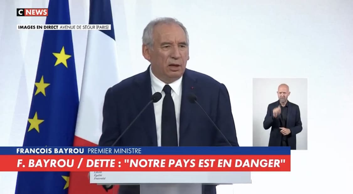 François Bayrou annonce une session extraordinaire du Parlement le 8 septembre, durant laquelle il demandera un vote de confiance. Le RN et LFI appellent à la censure du gouvernement