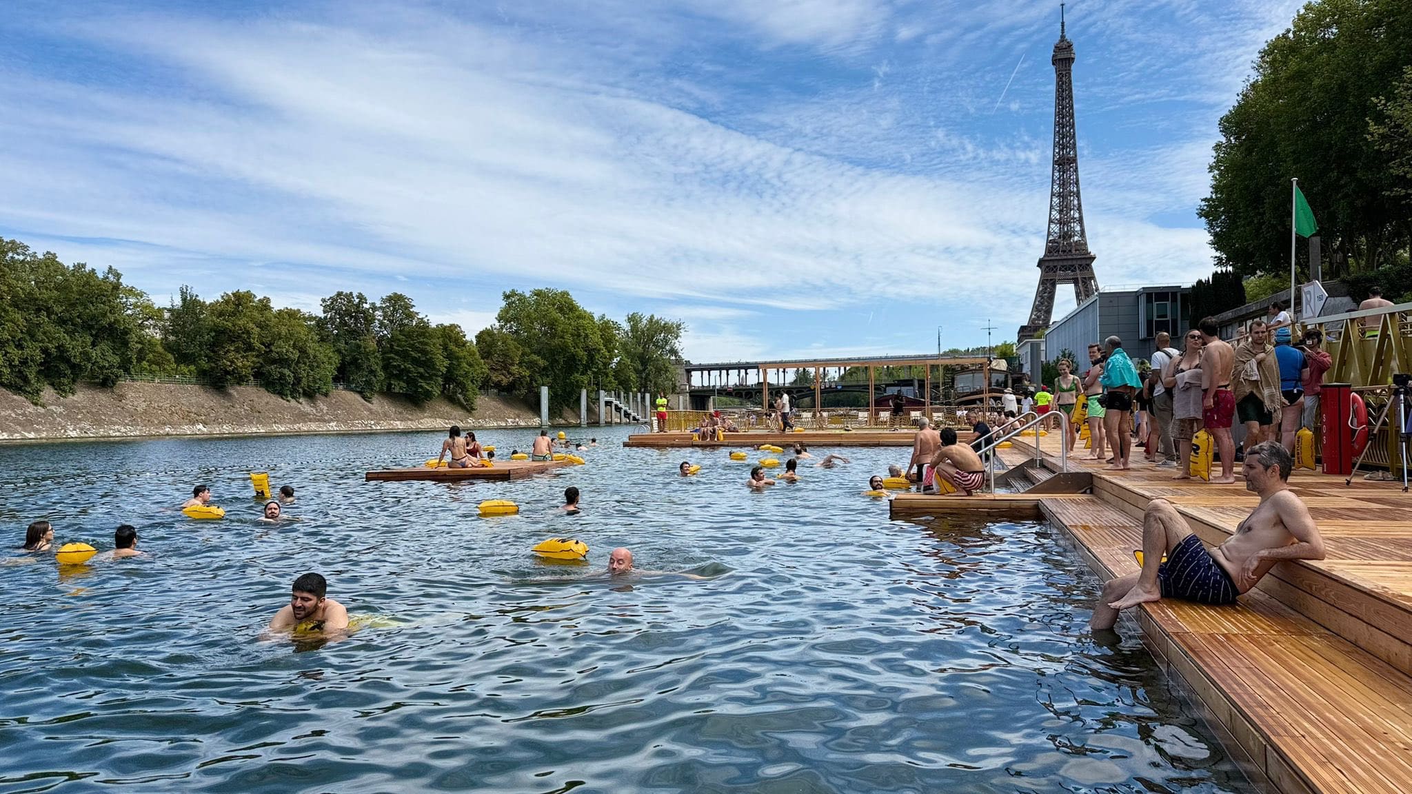 Prolongation de la baignade dans la Seine à Paris : un succès populaire malgré des couacs à répétition