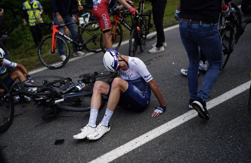 Four-time Tour de France winner Chris Froome is hospitalized after a terrible crash. His condition is considered worrying. (AP/Daniel Cole)