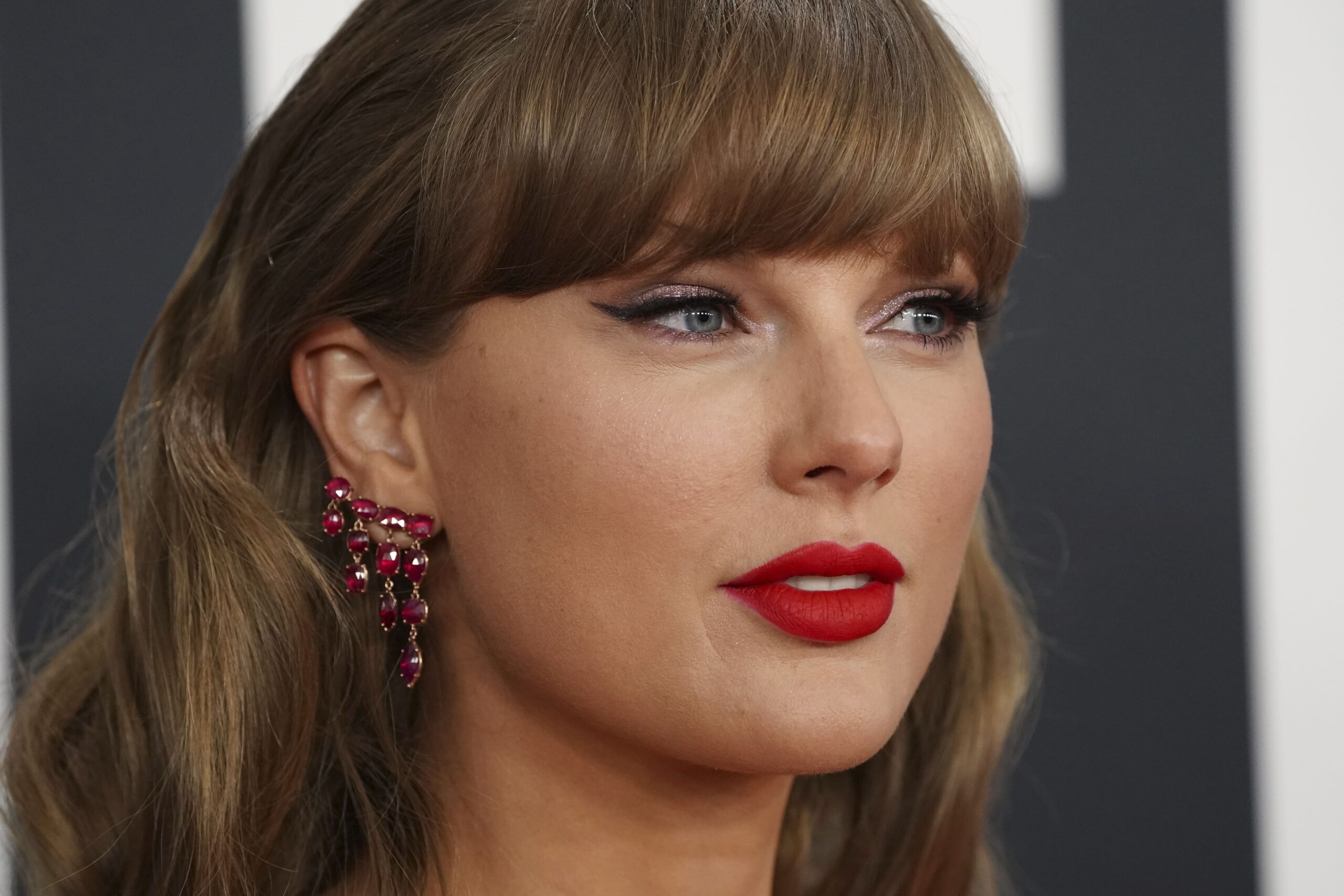 Une découverte étonnante: Taylor Swift est une cousine éloignée de Louis XIV !