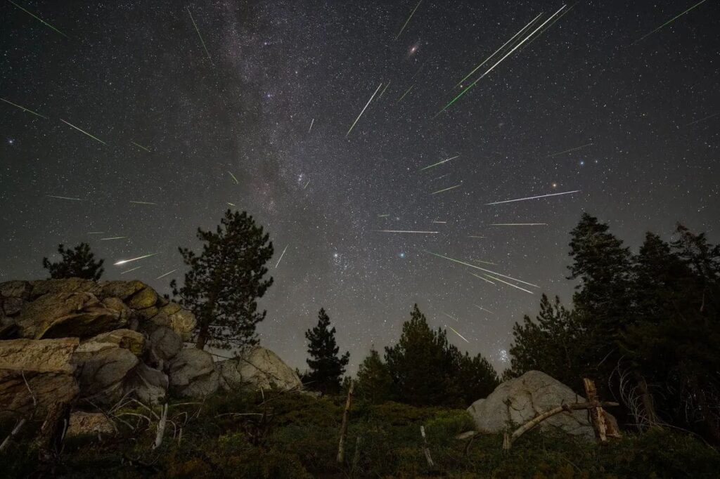 Pluie d’étoiles filantes: le spectacle des Perséides atteint son apogée ce soir. Découvrez comment les observer