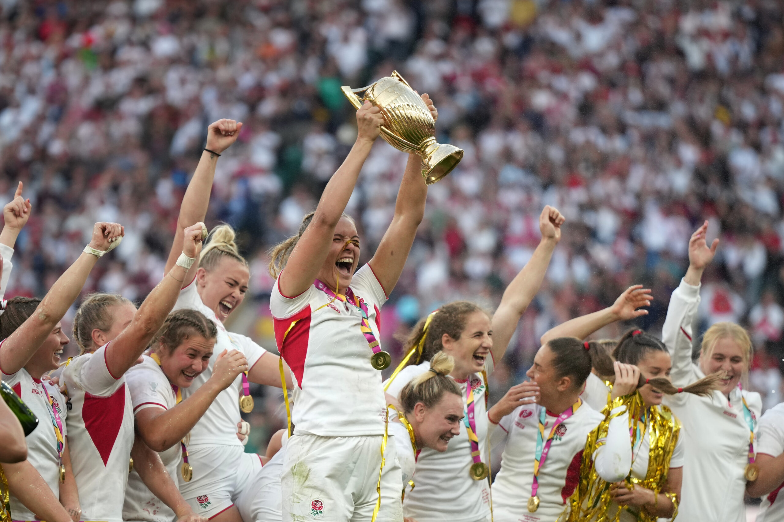 L’Angleterre surclasse le Canada et remporte la Coupe du monde féminine de rugby. (AP/Alastair Grant)