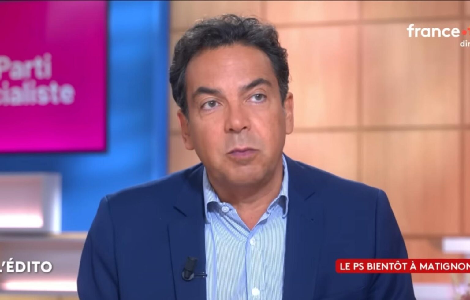 La blague continue ! Patrick Cohen mis hors de cause par le comité d’éthique de France Télévisions. (Capture France Télévisions)