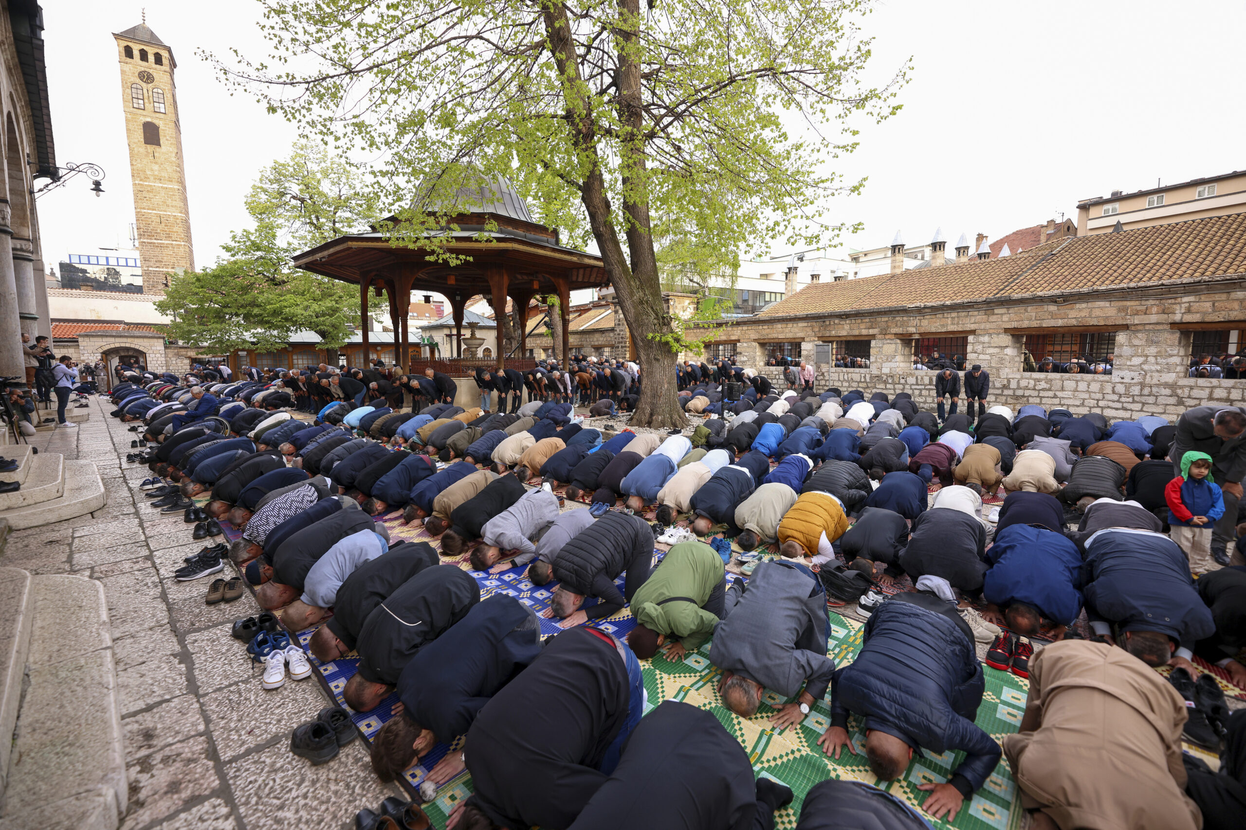 Bosnian Muslims Pray During The First Day Of Eid Al-Fitr, Which Marks The End Of The Holy Fasting Month Of Ramadan In Gazi Husrev-Beg Mosque In Sarajevo, Bosnia, Wednesday, April 10, 2024. (Ap Photo/Armin Durgut) Ap Photo/Armin Durgut