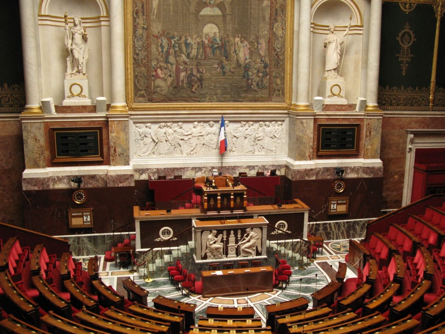 82 % des Français jugent la scène politique « navrante » @wikipedia commons