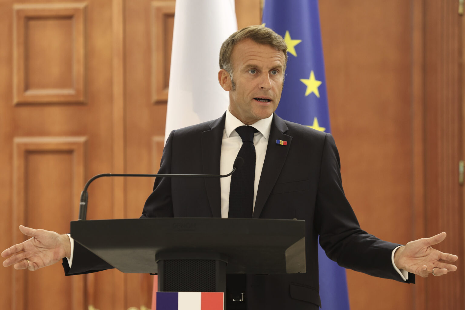 "Je sais l'inquiétude des Français juifs" : Emmanuel Macron tente de rassurer les juifs de France avant la reconnaissance de l’État de Palestine. (AP /Aurel Obreja)