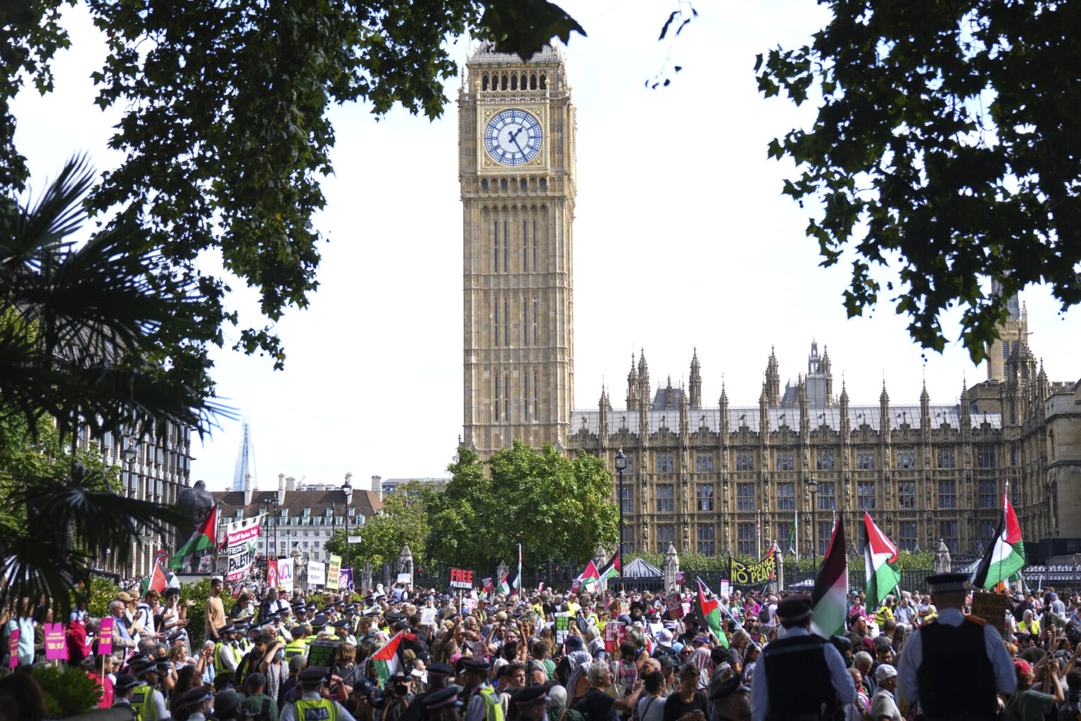 Le Royaume-Uni, le Canada et l’Australie reconnaissent officiellement l’État de Palestine. (AP/Joanna Chan)