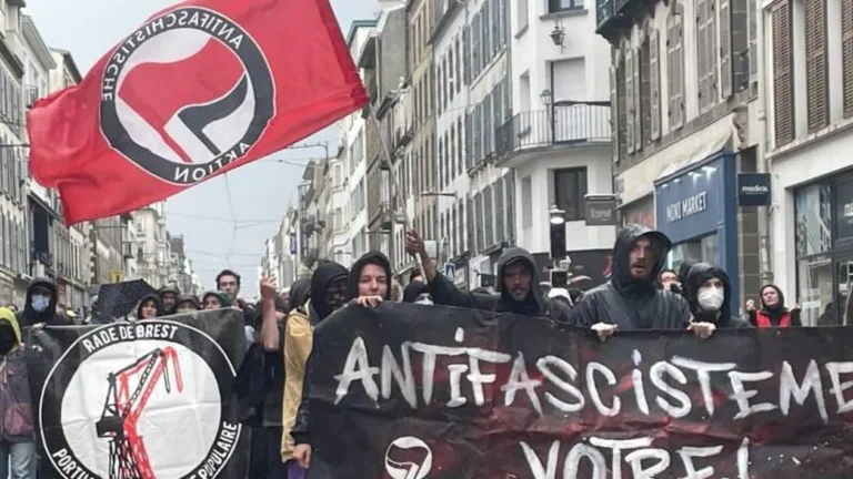 Brest - tensions en fin de manifestation antifasciste après l’attaque de la place Guérin
