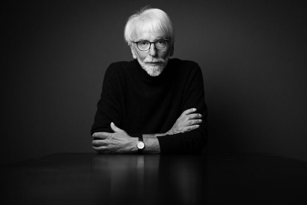 Dans « Le Suicide exalté », Philippe Delerm raconte Dickens consumé par la scène