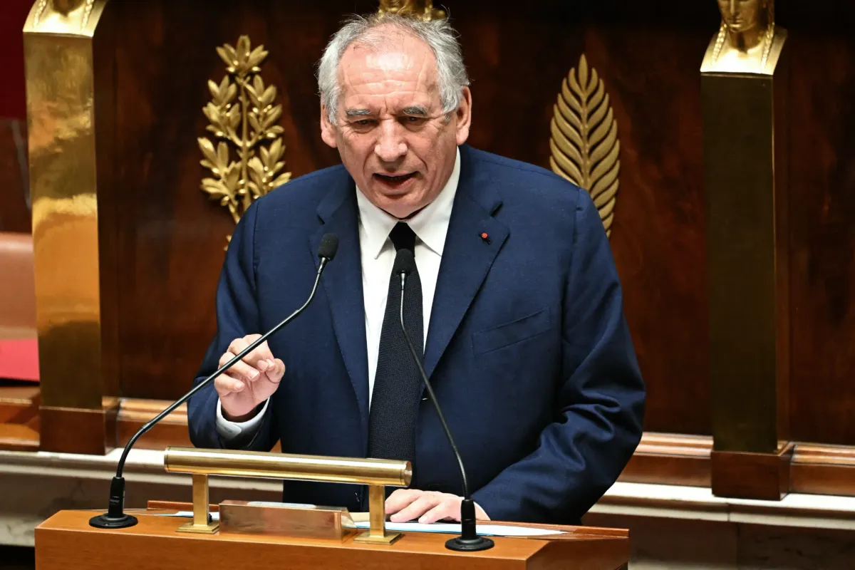 VOTE DE CONFIANCE : François Bayrou renversé par 364 voix contre 194