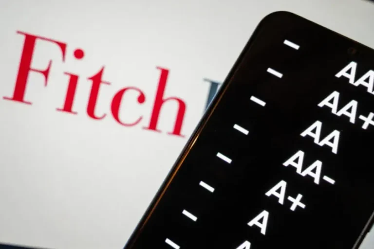 La note de la France abaissée à A+ : un signal sévère sur la dette et le déficit