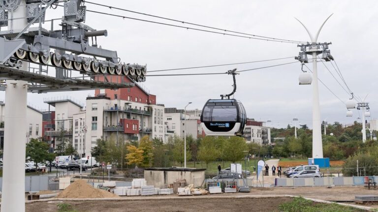 Île-de-France - le premier téléphérique urbain ouvrira ses portes le 13 décembre