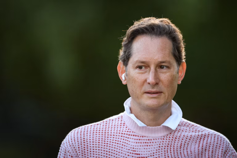 Italie - John Elkann, président de Ferrari, accepte un an de travaux d’intérêt général pour clore une affaire de fraude fiscale @AP