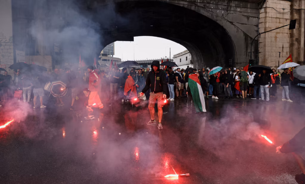Italie - des dockers en grève à Gênes bloquent le port pour protester contre Israël @AP