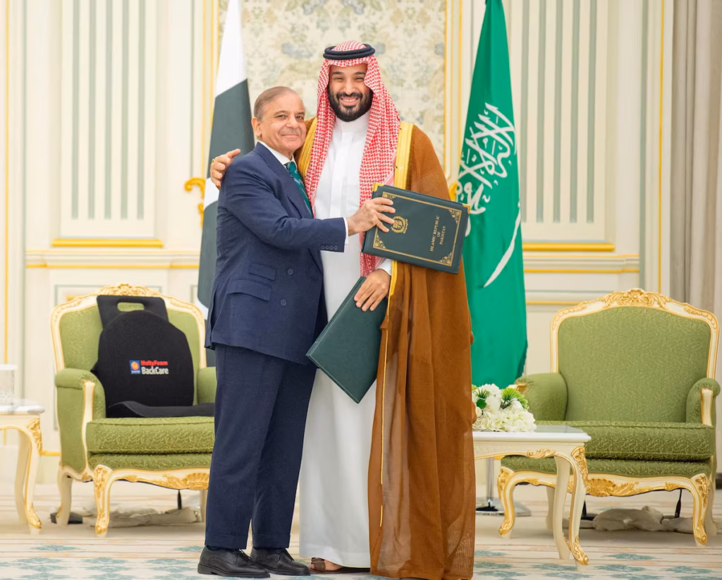 L’Arabie saoudite et le Pakistan concluent un pacte de défense historique @AP