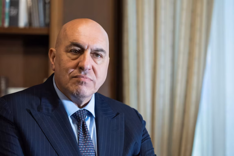 L’Italie déploie un deuxième navire militaire pour protéger la flottille d’aide à Gaza @AP