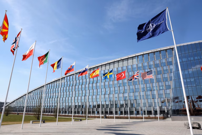 L’OTAN condamne Moscou après une incursion aérienne en Estonie et promet de défendre son territoire