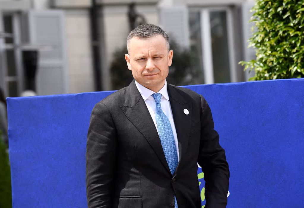 L’Ukraine veut négocier un nouveau programme de prêts sur quatre ans avec le FMI @AP