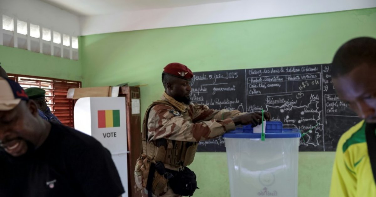 La Guinée vote sur une nouvelle Constitution ouvrant la voie à une candidature de Doumbouya