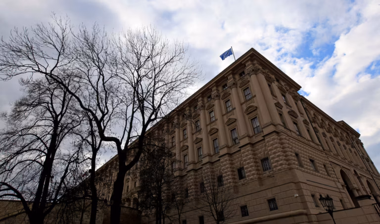 La République tchèque expulse un diplomate biélorusse accusé d’espionnage @AP