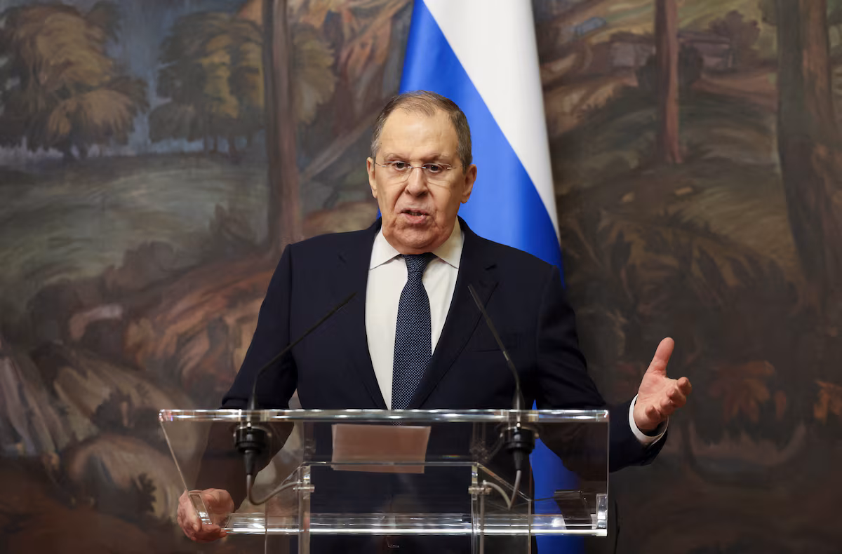Lavrov affirme que les négociations avec l’Ukraine doivent tenir compte des « nouvelles réalités territoriales » @AP