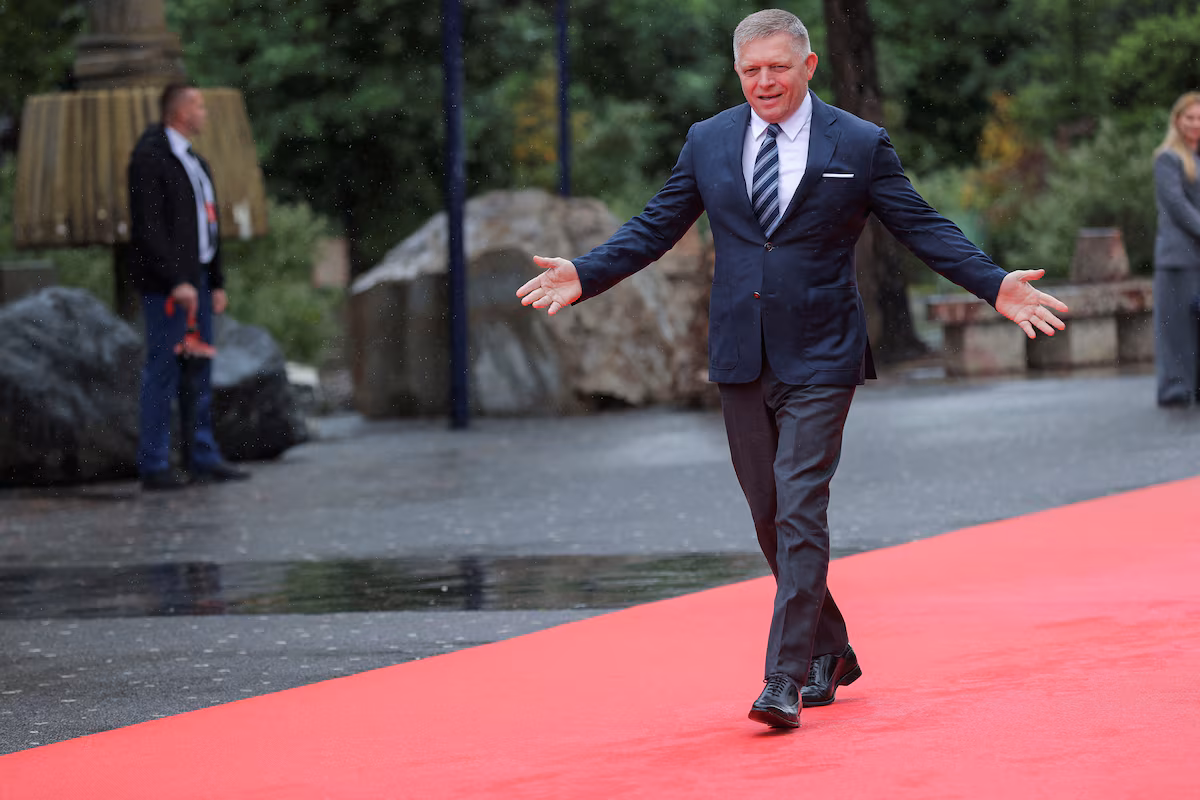 Le Premier ministre slovaque Robert Fico rencontrera Xi, Poutine et Zelensky cette semaine @AP