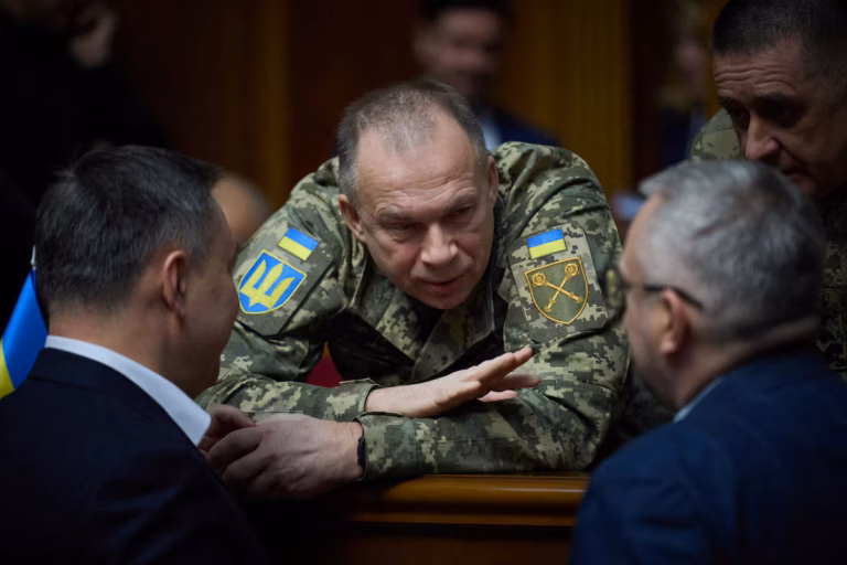 Le chef de l’armée ukrainienne affirme que les offensives russes de 2025 ont échoué @AP