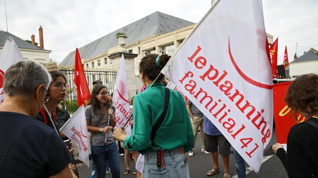 Le numéro vert du Planning familial menacé par une baisse de financements