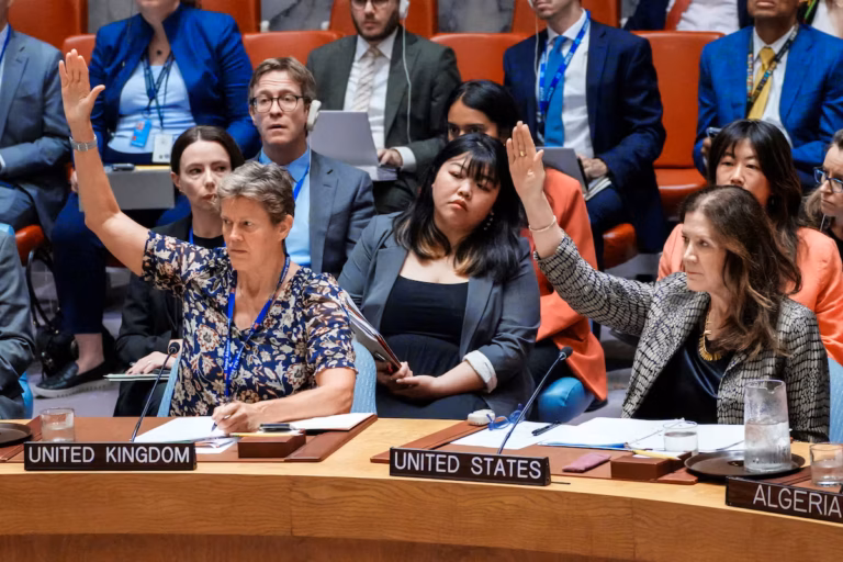 Les sanctions de l’ONU contre l’Iran doivent être rétablies samedi, Téhéran promet une riposte ferme @AP