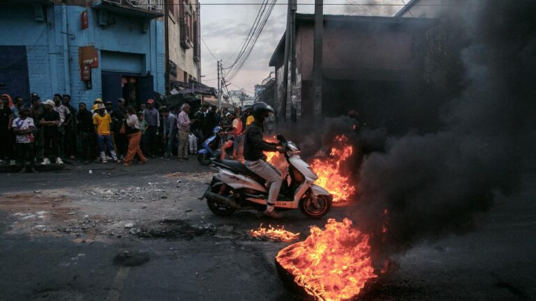 Madagascar - couvre-feu instauré à Antananarivo après des manifestations violentes