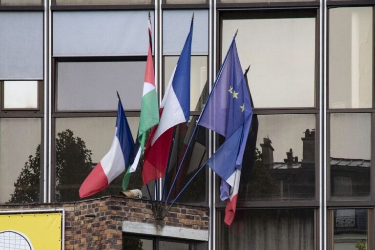 Malakoff - bras de fer autour du drapeau palestinien