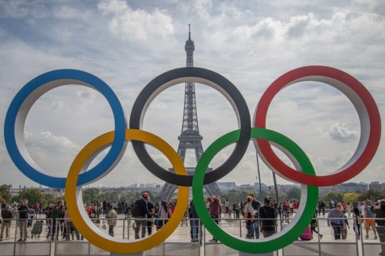 Paris 2024 - Moscovici assume la facture et prévient pour les Jeux d’hiver 2030 @rawpixel