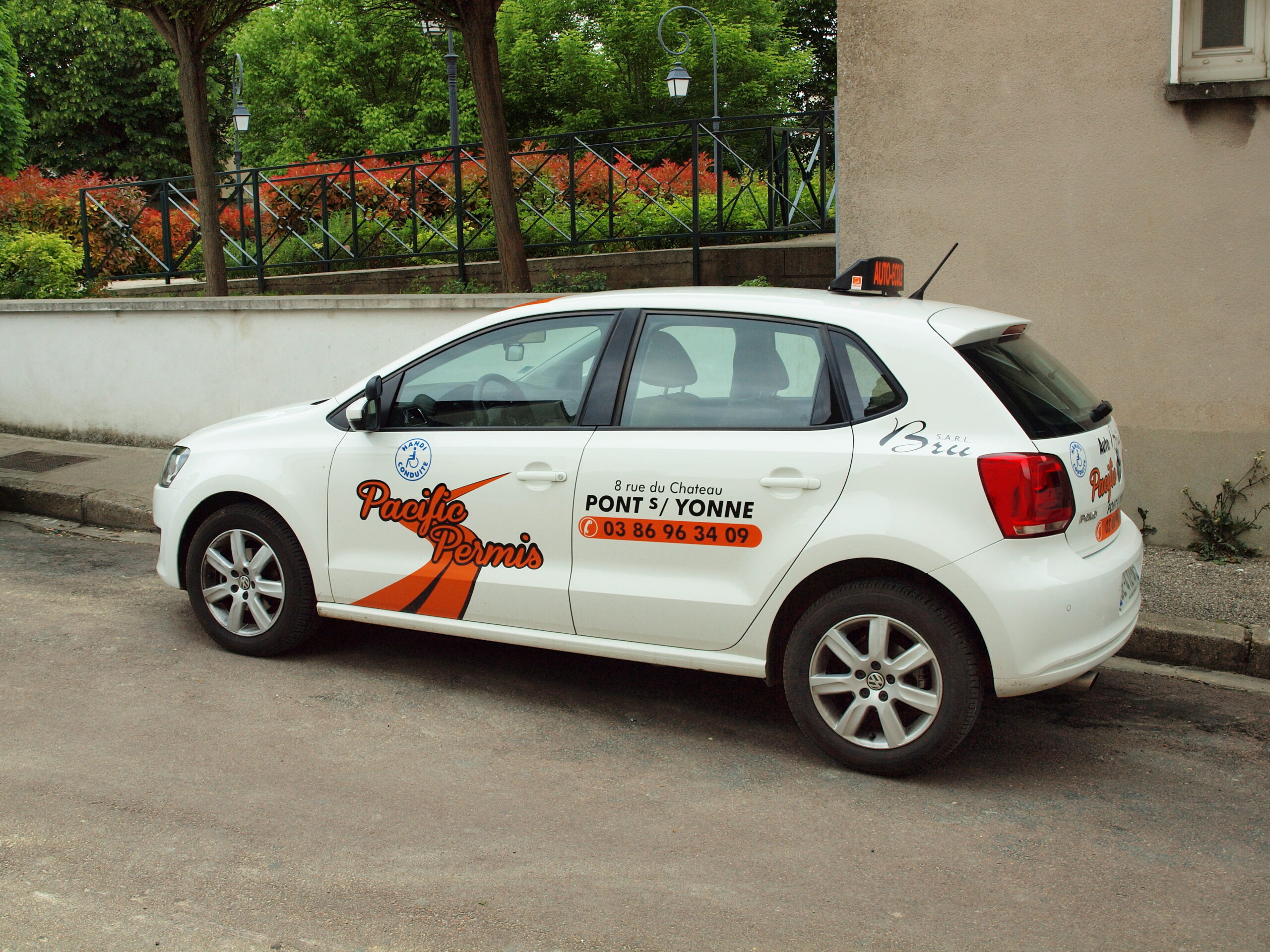 Permis de conduire : auto-écoles et inspecteurs en grève le 29 septembre @wikipedia commons