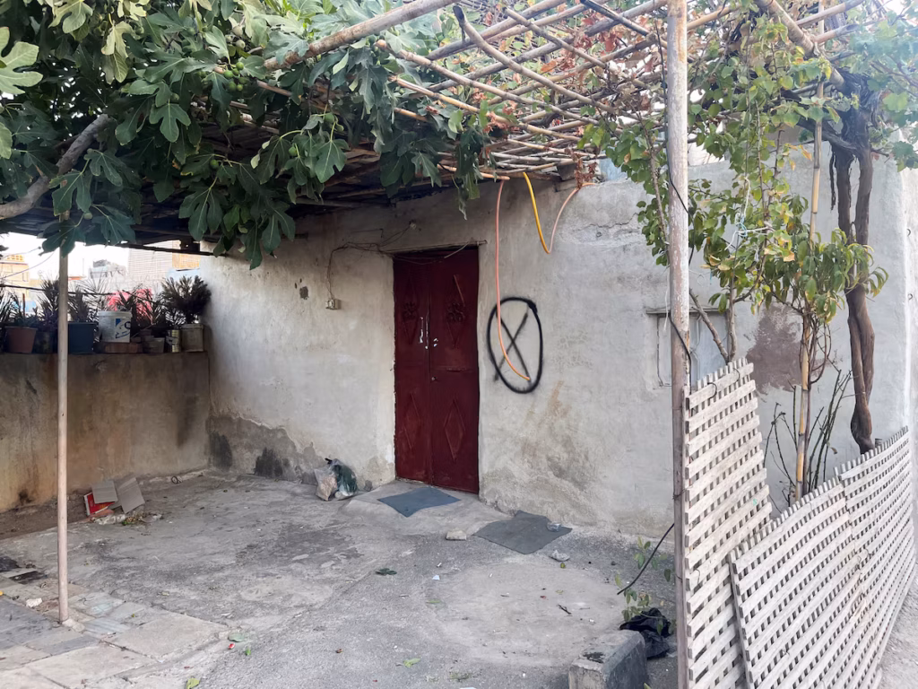 Syrie - un quartier alaouite vidé par les forces de sécurité, marqué d’un « X » ou d’un « O » @AP