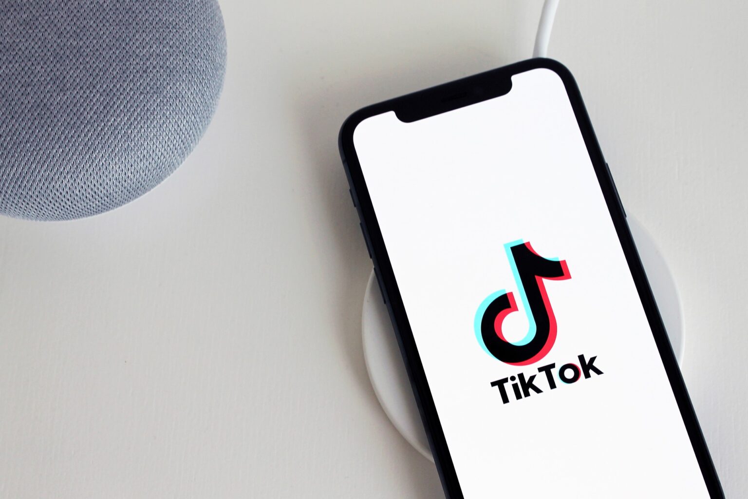 Trump signe un décret officialisant la vente de TikTok US, valorisée à 14 milliards de dollars @plann