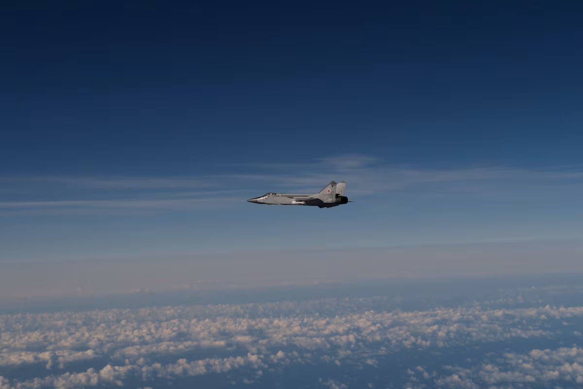 Trois chasseurs russes violent l’espace aérien estonien, l’OTAN en alerte @AP