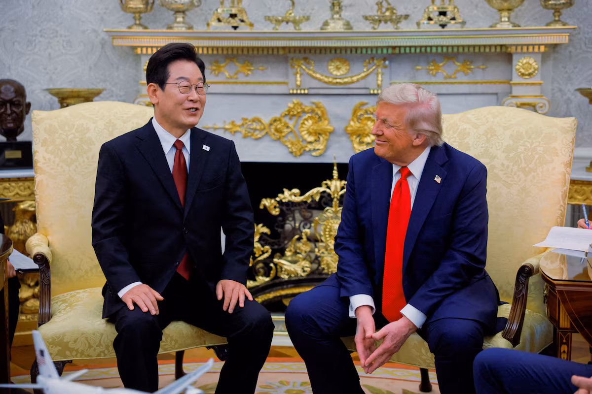 Trump suspend l’expulsion des ouvriers sud-coréens arrêtés dans une usine Hyundai-LG, selon le FT @AP