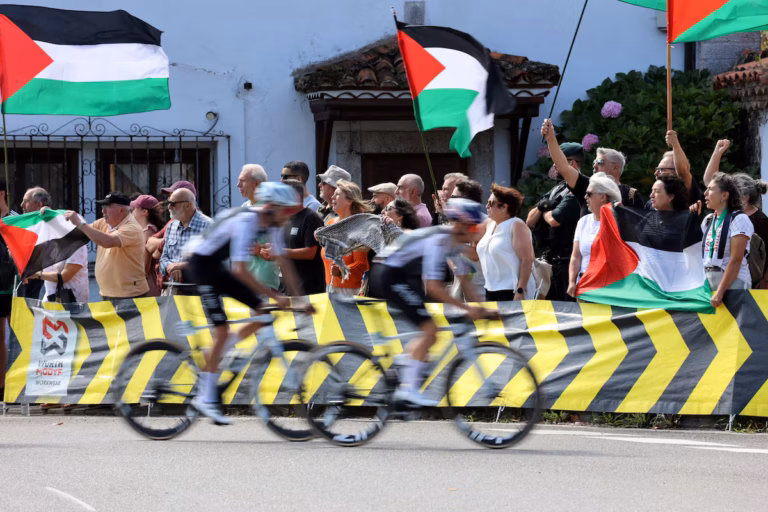 Vuelta : l’équipe Israel-Premier Tech retire son nom de ses maillots après des manifestations pro-palestiniennes