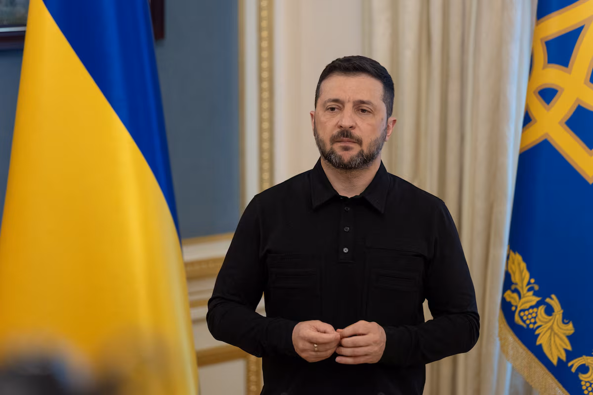 L’Ukraine et ses alliés vont élaborer un plan de cessez-le-feu dans les dix prochains jours, annonce Zelensky @AP