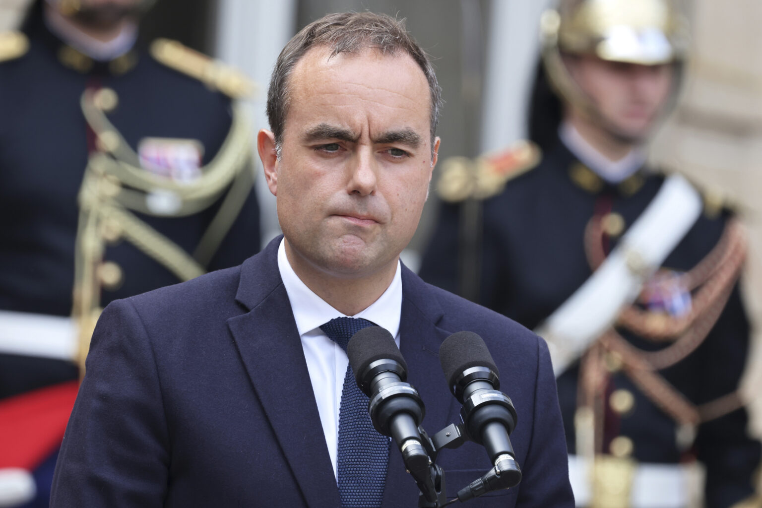 Sébastien Lecornu met fin au Service national universel (AP)