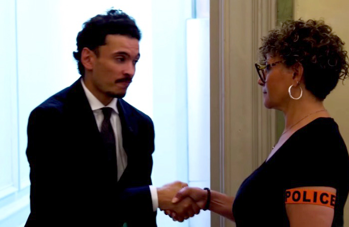 Sarkodamelio : le compte humoristique qui cartonne sur Instagram. Découvrez sa parodie hilarante de Nicolas Sarkozy. (Instagram Sarkodamelio)