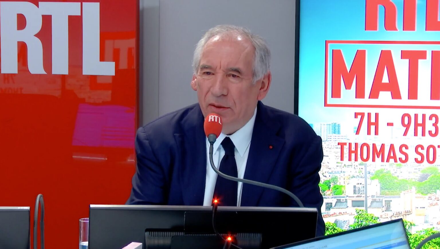 François Bayrou ce matin sur RTL : "Je ne fais pas une tournée d'adieu. J'étais responsable politique avant d’être Premier ministre, je le serai après." (Capture d'écran RTL)