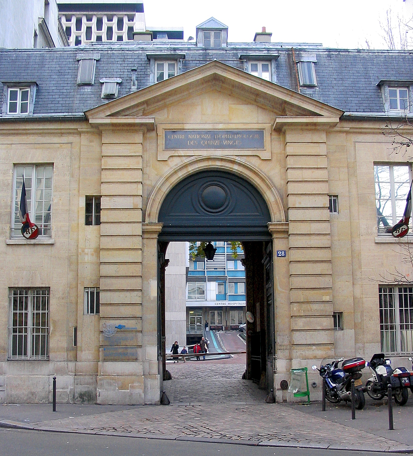 L’hôpital des 15-20 dévoile ses trésors royaux pour les Journées du Patrimoine @wikipedia commons