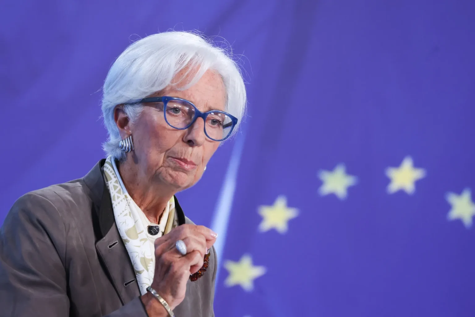 Christine Lagarde appelle l’Europe à accélérer l’adoption de l’IA pour éviter un décrochage durable