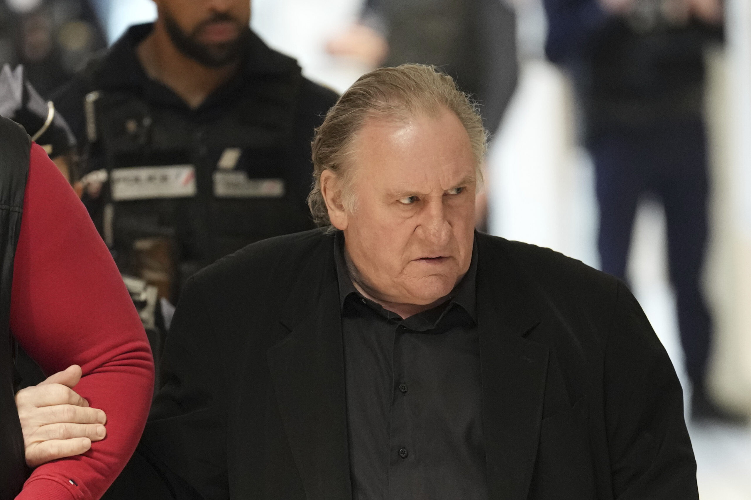 Gérard Depardieu attaque "Complément d’enquête" : un procès à Paris pour un montage jugé trompeur