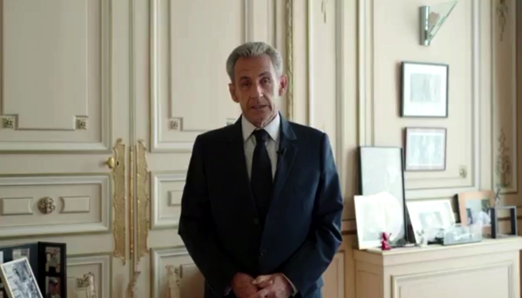 Nicolas Sarkozy s'exprime dans une vidéo: "Je ne me laisserai pas faire. Nous allons vaincre parce que la vérité et l’innocence doivent triompher."