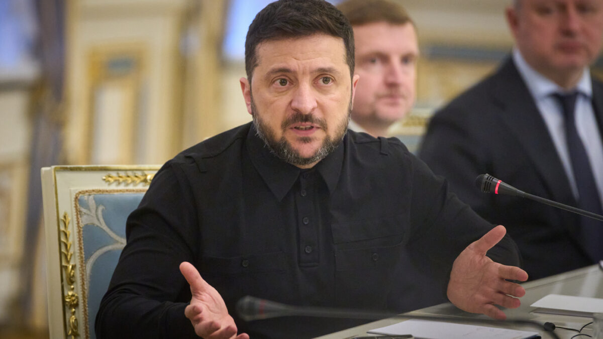 Zelensky affirme que l'Ukaine aura besoin de l'aide financière de l'Europe pendant encore 2 ou 3 ans. (AP/Efrem Lukatsky)