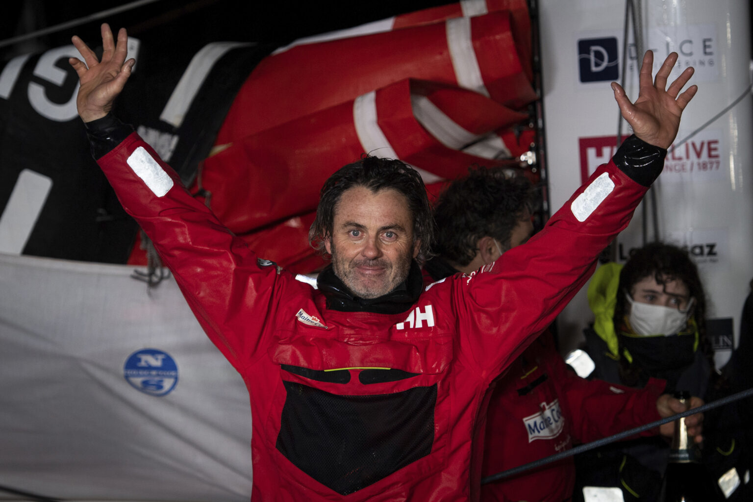 Charlie Dalin, vainqueur du dernier Vendée Globe, révèle avoir gagné la course en étant atteint d'un cancer. (AP/Loic Venance)